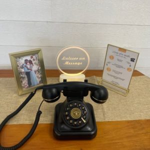 petit pack téléphone livre d'or audio noir avec notice cadre doré et déco